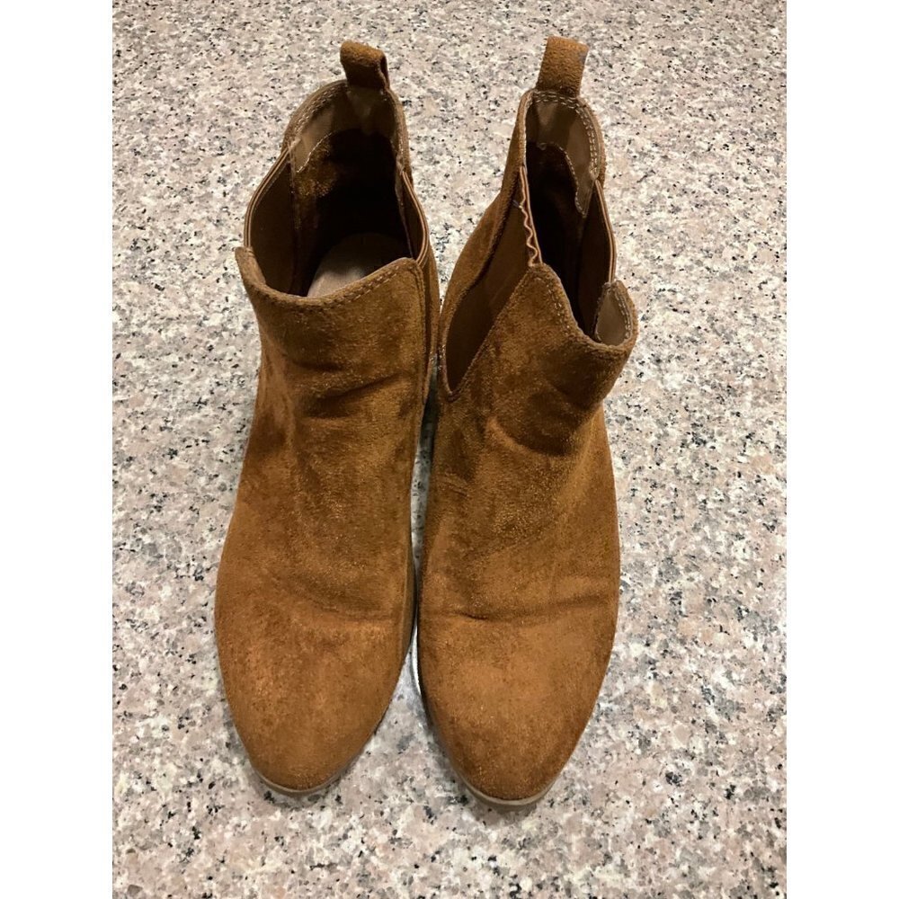 Women’s‎ Suede Brown Booties Size 7.5 Preowned